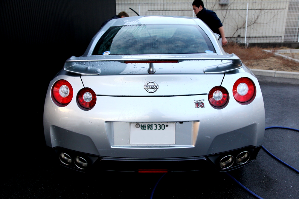 R35/GTR & 手洗い洗車＋CERAMIC PRO Sport！！