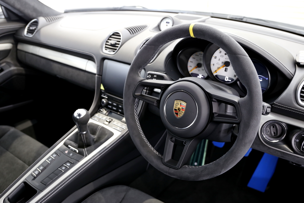 Porsche 718/Cayman GT4