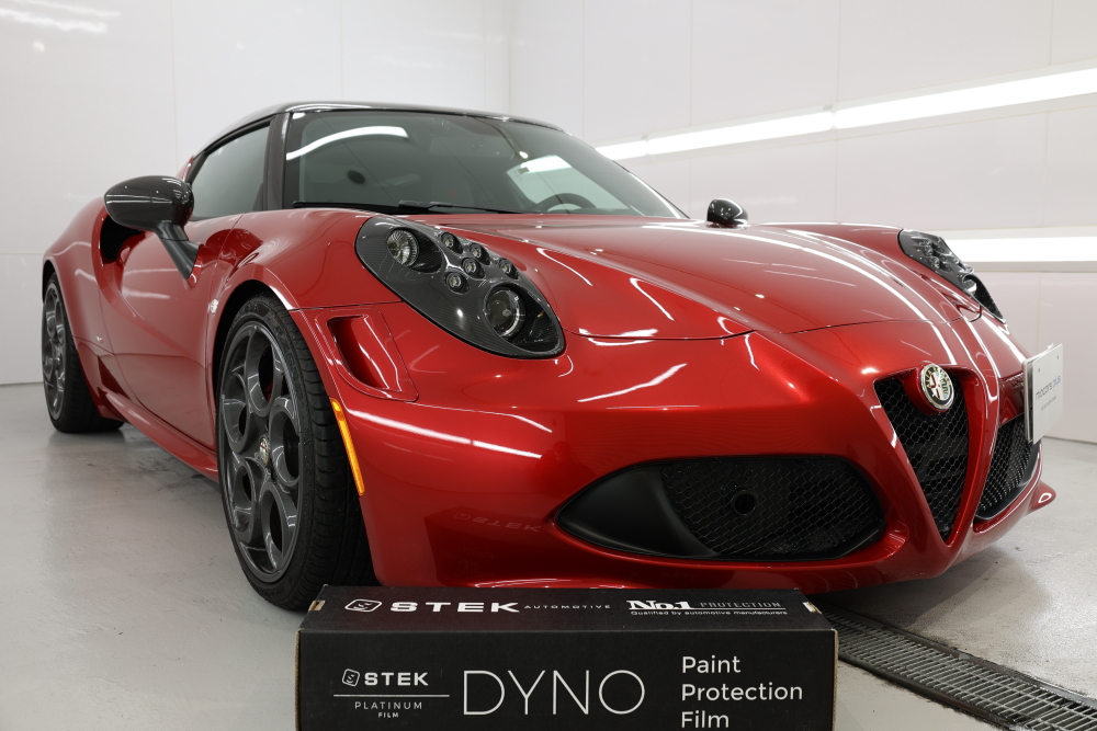 Alfa Romeo 4C ＆ STEK DYNOblack-carbon-gloss！！