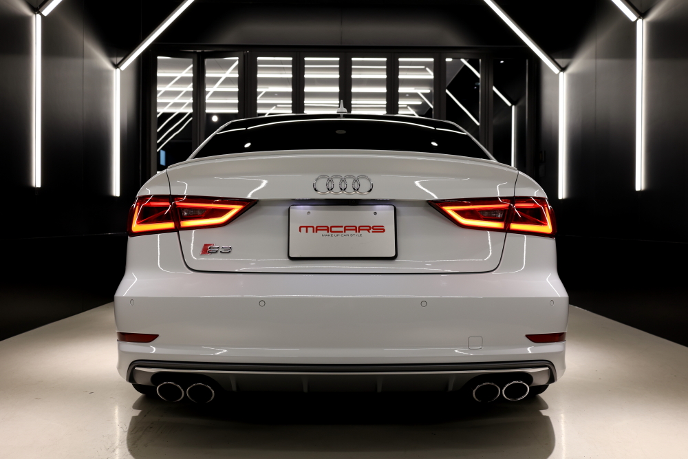 Audi S3/8Vセダン